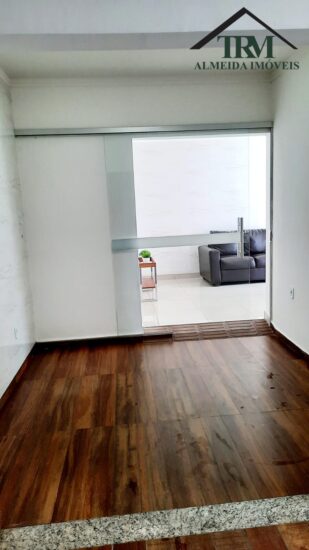 Sala_Candeias-Porta_vidro-1